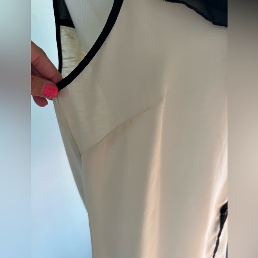 Maurices Sheer Front Cream and Black Blouse Size 1 (16-18) - Picture 3 of 5